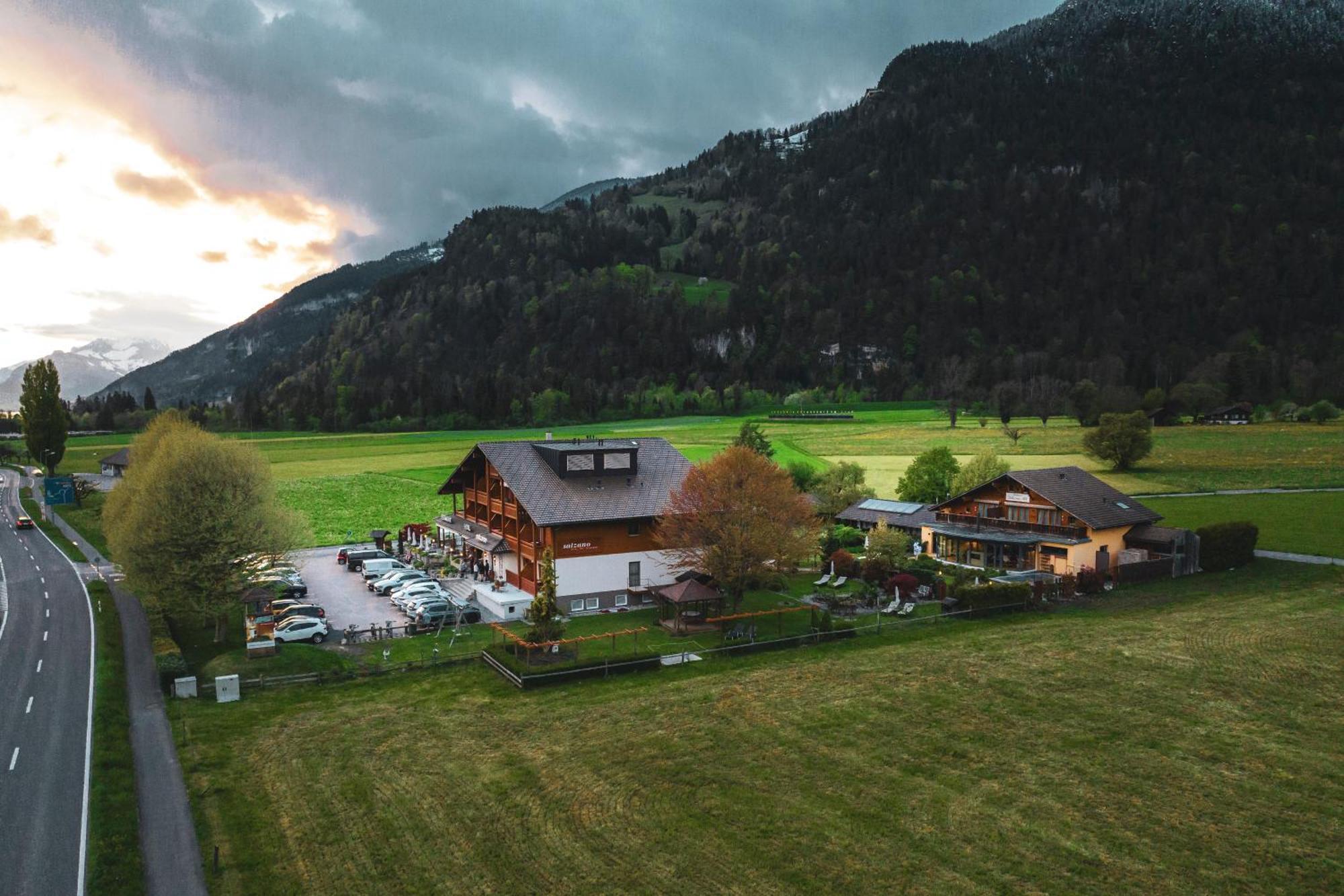 Salzano Hotel - Spa - Restaurant Unterseen Екстериор снимка